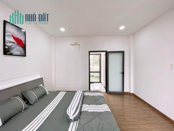 Nhà chưa qua đầu tư, 3 tầng, chỉ 4.190 tỷ.