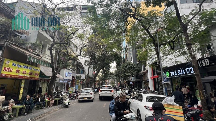 VÍP. Mặt phố Hai Bà Trưng , thang máy, kinh doảnh đỉnh, vỉa hè. Diện tích 43m, 5 tầng mặt tiền 4.2m.