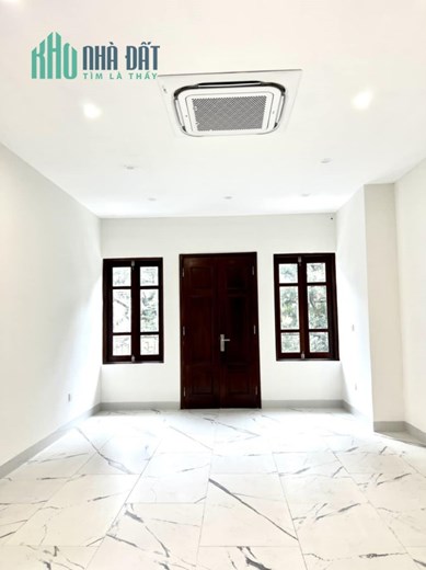 VÍP. Mặt phố Hai Bà Trưng , thang máy, kinh doảnh đỉnh, vỉa hè. Diện tích 43m, 5 tầng mặt tiền 4.2m.