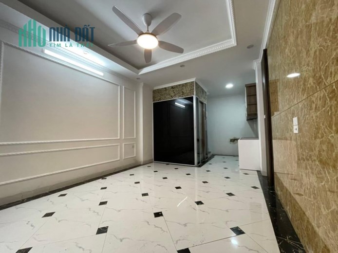 Bán nhà ngõ 173 Hoàng Hoa Thám-Ba Đình 32mx6 tầng-Thang máy-gần phố ở ngay.