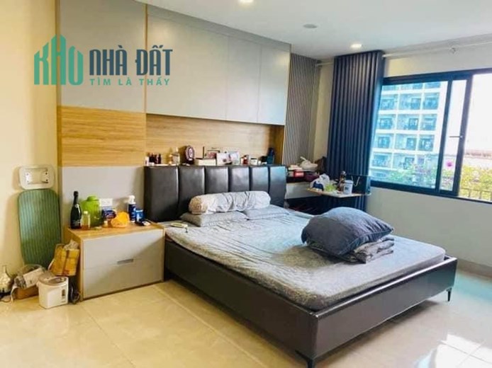 chủ cần bán gấp tòa nhà 97mx8 tầng-Ngiuyễn Văn Huyên-ô tô tránh-kinh doanh 2 thoáng chủ hạ giá còn