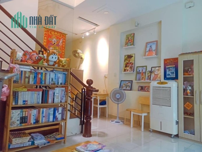 QUẬN 11 - GẦN VÒNG XOAY LÊ ĐẠI HÀNH - VỊ TRÍ CỰC ĐẸP-  CHỈ 6 TỶ 1