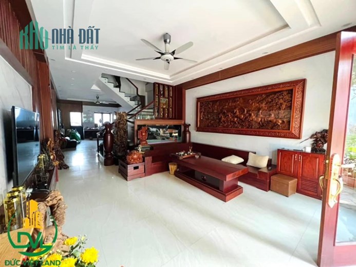 Giảm giá cực sâu , bán gấp căn nhà 3 tầng 1 tum đã hoàn thiện nội thất siêu đẹp.
 MÔ TẢ VỊ
