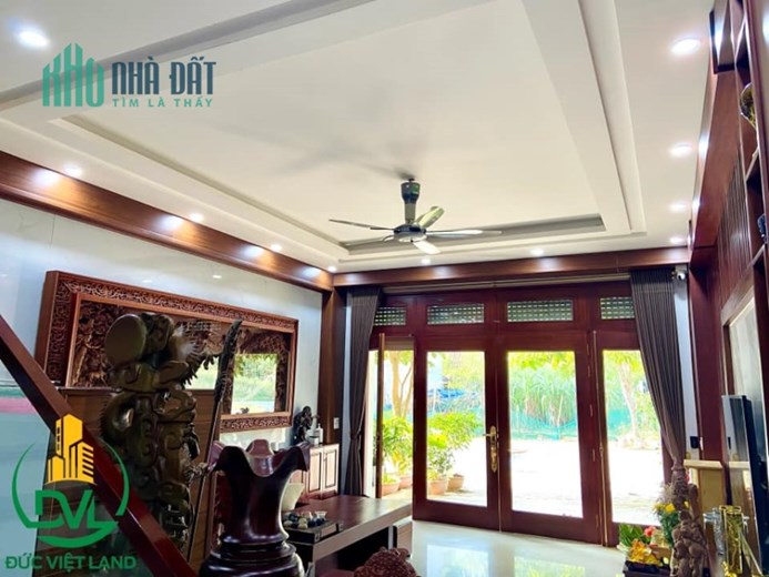 Giảm giá cực sâu , bán gấp căn nhà 3 tầng 1 tum đã hoàn thiện nội thất siêu đẹp.
 MÔ TẢ VỊ