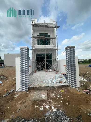 CHỈ 890 TRIỆU  DỌN VÀO Ở NGAY NHÀ 4 PHÒNG NGỦ XÂY SẮP XONG, GẦN CHỢ BÌNH CHÁNH, KCN CẦU TRÀM