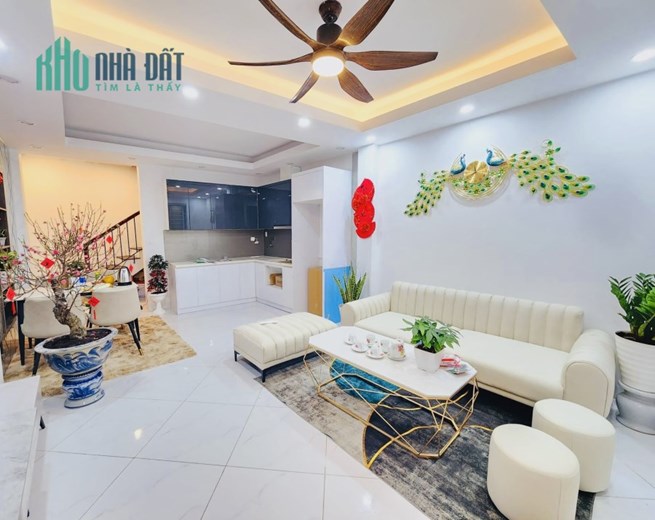 Bán gấp nhà Lạc Long Quân 5T gần Phố, Ô tô gần ở Sướng giá rẻ như cho nhỉ 5 tỷ