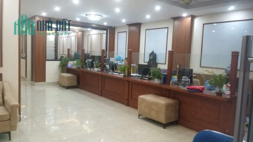 Toà nhà văn phòng Lạc Long Quân tầng thang máy, vỉa hè, đường rộng 12m, 106m chỉ 21.5 tỷ