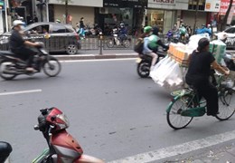 Cho thuê nhà Mặt phố Tây Sơn nguyên căn 3 tầng. Cơm cháo bún phở , spa, nail... cân hết