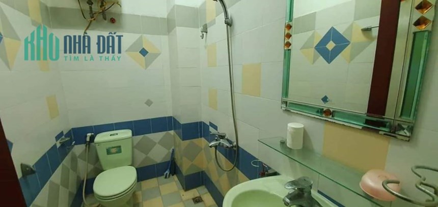 Bán nhà Tô Hiệu- Hà Đông, 40m x 2 tầng, ngõ thông, oto đó cửa, giá chỉ 4 tỷ.