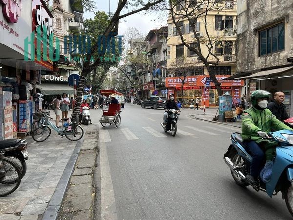 MẶT PHỐ - HOÀN KIẾM - KD SẦM UẤT - NỞ HẬU