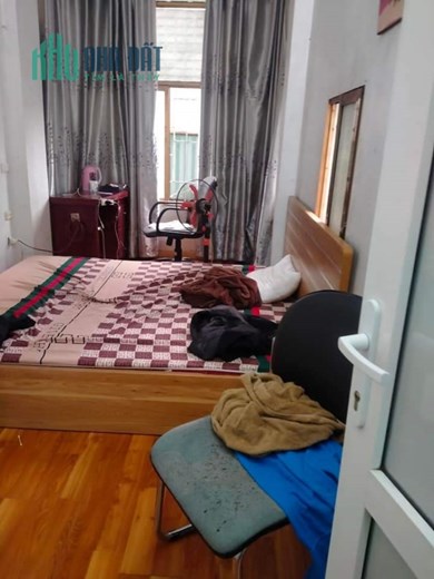 Cho thuê nhà Đống Đa, nguyên căn 100m 14 triệu.