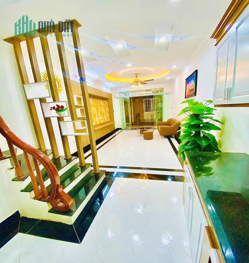 Bán nhà phố Bạch Mai DIện tích 42m2 x 5 tầng x mặt tiền 3.7 m. Giá chỉ nhỉnh 4 Tỷ.
NHÀ MỚI Ở LUÔN