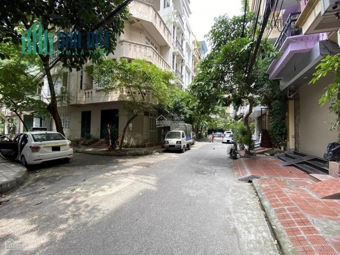 Kinh doanh cực tốt  Trung tâm Đống Đa, ô tô vào nhà, thang máy, mặt tiền rộng, vị trí đẹp, nhỉnh 10