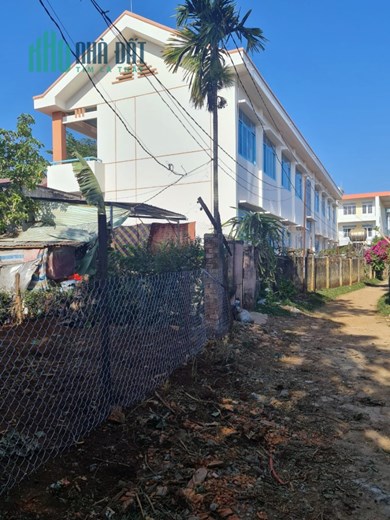 Đất đẹp đầu hẻm 362 Hùng Vương - Tp BMT. Dt: 5.5x22m (Nở hậu 7.4m) Tc 60m2. Giá chỉ 2.1 tỷ