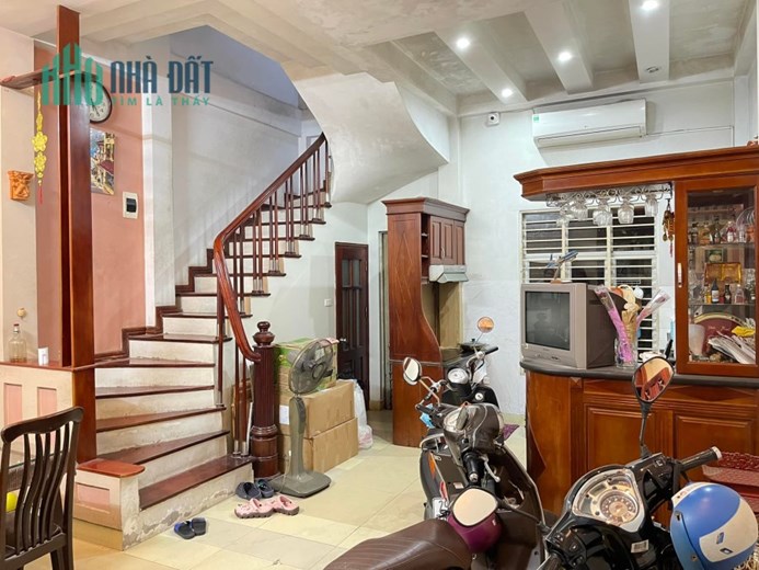 Cho thuê nhà ngõ phố An Dương, quận Tây Hồ, Hà Nội, đường ôtô
