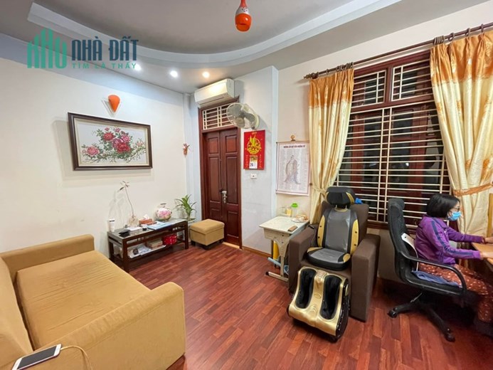 Cho thuê nhà ngõ phố An Dương, quận Tây Hồ, Hà Nội, đường ôtô