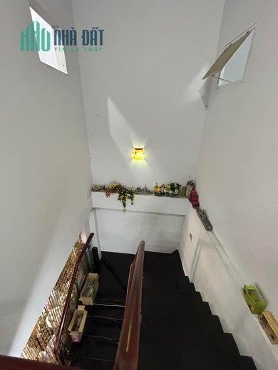 QUẬN 6 - LÒ GỐM - HẬU GIANG - 79M2 - BỀ NGANG BỀ THẾ  NGANG 7.5 x 10.5-  2 TẦNG -5PN . 5.6 TỶ.