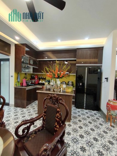 85m Mặt Tiền 9m Giá 6.2 Tỷ Phố Đội Cấn. Lô Góc 3 Thoáng Giá Ngộp Thở. Chính Chủ Cần Bán Gấp