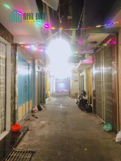Tôi chủ nhà bán căn Đoàn Văn Bơ phường 13 quận 4 .