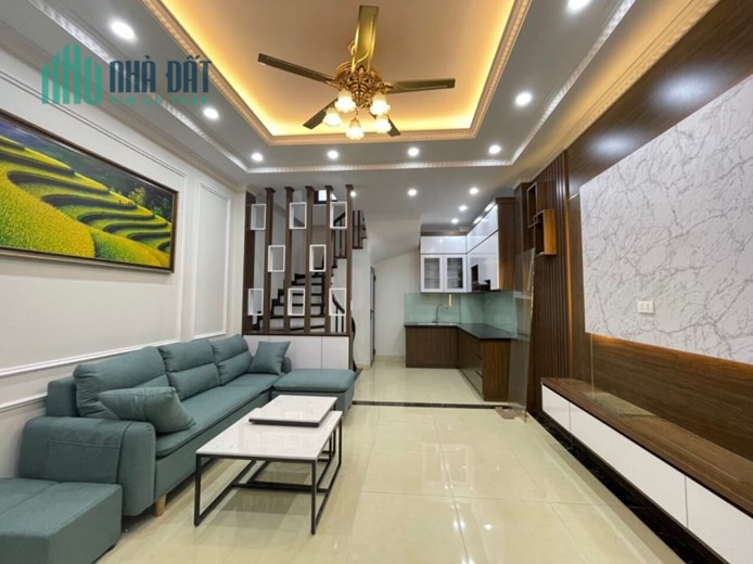 40m 5 Tầng 4,5 Tỷ Lạc Long Quân Tây Hồ. Nhà Cạnh Hồ Tây Lộng Gió. Chủ Cần Bán Gấp.