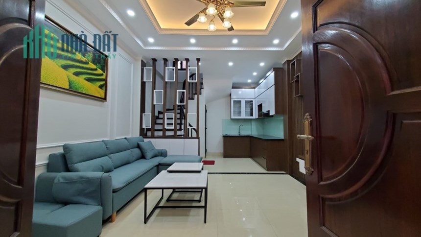 40m 5 Tầng 4,5 Tỷ Lạc Long Quân Tây Hồ. Nhà Cạnh Hồ Tây Lộng Gió. Chủ Cần Bán Gấp.