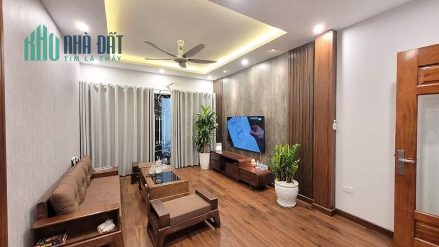 BÁN NHÀ 41M2 MẶT TIỀN 5 M MỚI PHỐ LÊ TRỌNG TẤN  Ô TÔ KINH DOANH