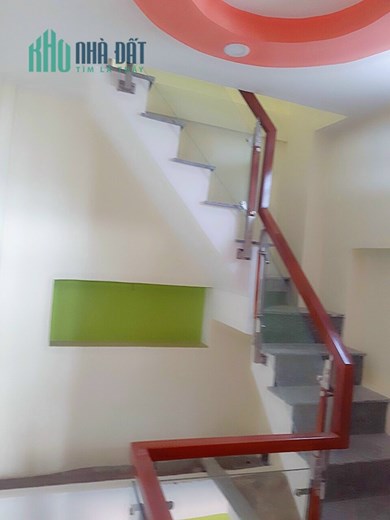 CẦN BÁN NHÀ MẶT TIỀN Kinh doanh , QUẬN 4.