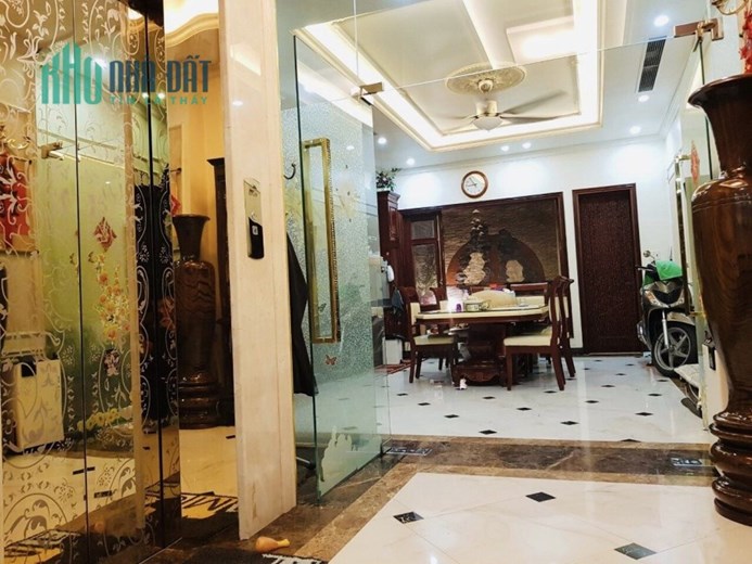 Bán nhà thang máy VIP Võ Chí Công Tây Hồ Hà Nội nhỉnh 40 tỷ.