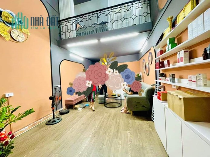 CHỊ UYÊN CHỦ CHUỖI SPA. CẦN B.ÁN NHÀ NGAY SÁT ĐÀI TRUYỀN HÌNH HÀ NỘI. PHÂN LÔ - KINH DOANH - VỈA HÈ