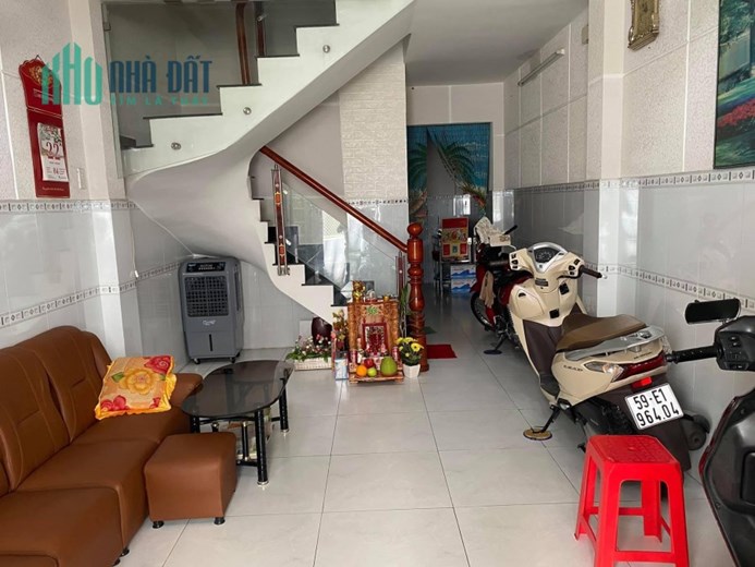 Ngã tư Phú Nhuận, đường Hoàng Văn Thụ- Phường 8