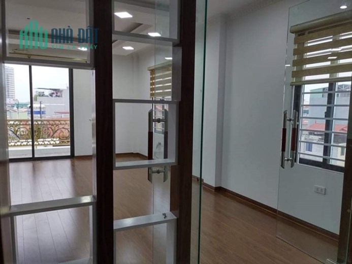 Bán nhà Lạc Long Quân, Cầu Giấy 78m, 7 tầng, mt 5.5m, Giá: 18.5 tỷ