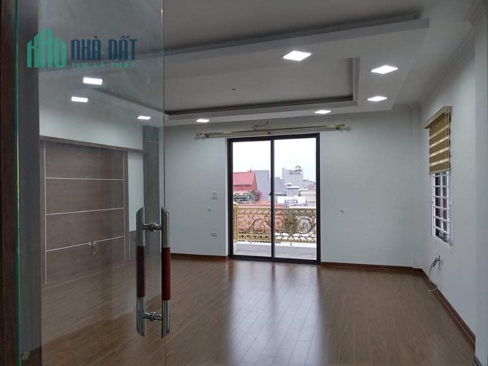 Bán nhà Lạc Long Quân, Cầu Giấy 78m, 7 tầng, mt 5.5m, Giá: 18.5 tỷ