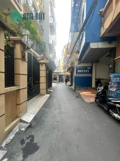 Bán đất Cầu Giấy, Cầu Giấy. 130m2; MT10m; giá 13.5 tỷ. Phương