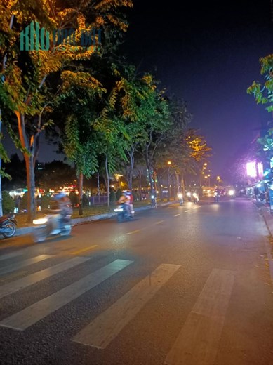 TRƯỜNG SA BÌNH THẠNH, HẺM 1 SẸT BA GÁC ĐUA, CÁCH CÂY CẦU QUA QUẬN 1. GIÁ TỐT CHỈ 120TR/M2 RẤT HIẾM,