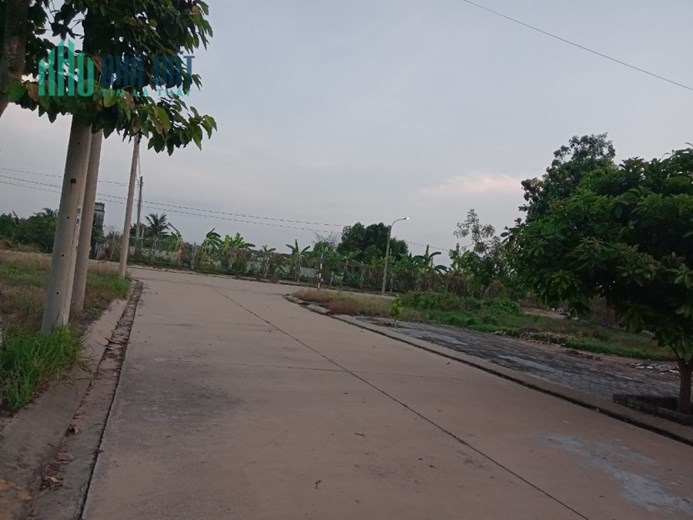 Bán lô đất mặt tiền đường D3, KDC Bạch Đằng, Tân Uyên, Bình Dương