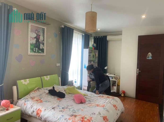 Bán ngôi nhà 129m2 phố Nghi Tàm, Tây Hồ 3 Thoáng Gara 2 Ô tô thông Kinh doanh vô địch 13.3 Tỷ