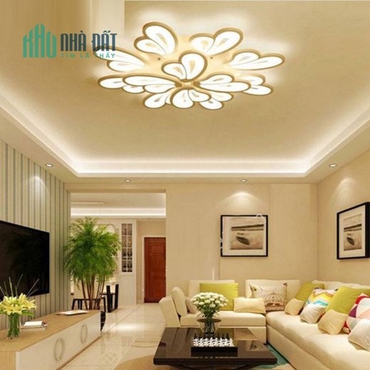 BÁN NHÀ GẤP PHÙNG CHÍ KIÊN - PHÂN LÔ - Ô TÔ TRƯỚC CỬA- SỔ HOA HẬU - GIÁ 6,3 TỶ