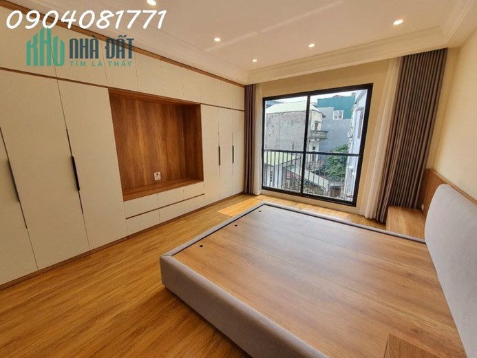 Nhà mới đẹp phố Nguyễn Sơn - Long Biên - Ô tô vào nhà -  6 tầng thang máy