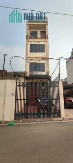 kinh doanh, vỉa hè đường 8 m.. nhà 4 tầng dân xây 57m2 chỉ hơn 3 tỷ tại CỰ KHỐI ,LONG BIÊN.