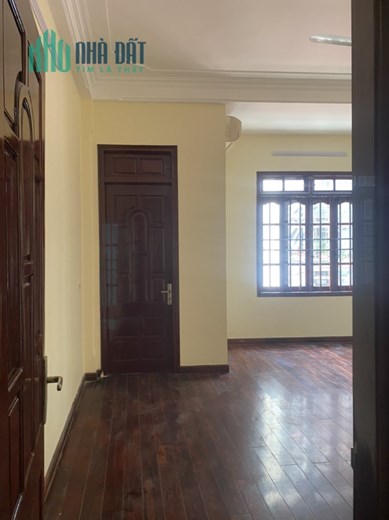 3 TẦNG P. VỆ AN- CẠNH BẾN XE- SÁT CHỢ-OTO ĐÕ CỬA- SỔ ĐỎ THƠM PHỨC- CHỈ NHỈNH 4 TỶ!