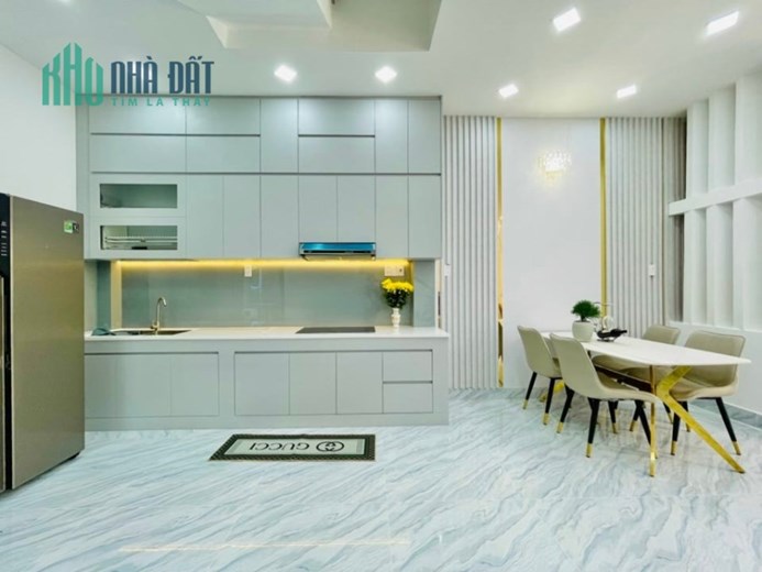 kẹt tiền bán gấp nhà ngay chợ sơn kỳ tân phú