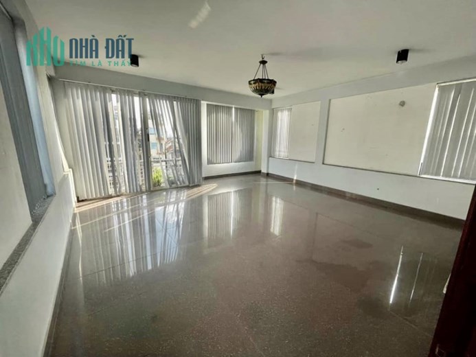 B.Á.N Gấp nhà mặt phố chẵn Âu Cơ cực đẹp, giá cực mềm , 83m2 x5Tầng , mặt tiền 6.5m, hơn 15 tỷ