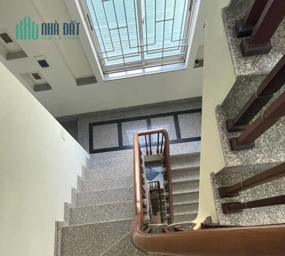 B.Á.N Gấp nhà mặt phố chẵn Âu Cơ cực đẹp, giá cực mềm , 83m2 x5Tầng , mặt tiền 6.5m, hơn 15 tỷ