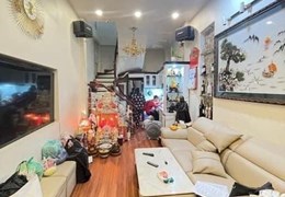 ĐỈNH. Nhà đẹp gần công viên Thống Nhất, tặng nội thất, 15m ra Ô TÔ tránh. Sổ nở hậu. DT 31m*7T*mặt