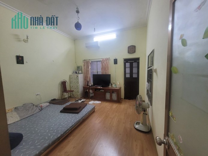 Gia đình cần bán nhà 4 tầng DT 38m tại Quan Nhân - Thanh Xuân