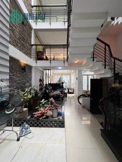 BÁN GẤP NHÀ HẺM NHỰA 8M ÂU DƯƠNG LÂN QUẬN 8 - NHÀ 4 TẦNG ĐẸP NGANG HIẾM 5 X18M NHỈNH 10 TỶ.
