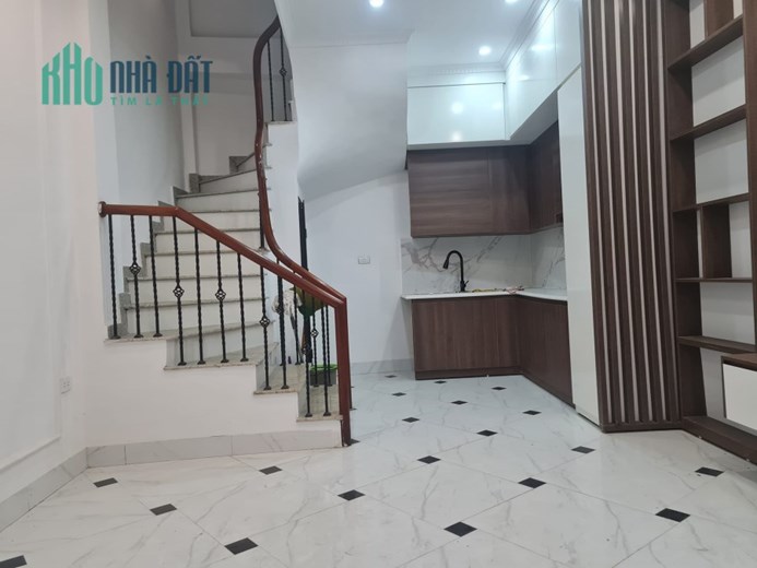 NHÀ MỚI Ở V.I.P-THỤY KHUÊ 35M x 5T, Ô TÔ, KINH DOANH BẤT CHẤP 4.2 TỶ
-	Nằm trên trục đường lớn sát
