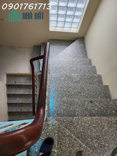 Chính chủ bán nhà ngõ 68 Cầu Giấy, 7 tầng thang máy, ô tô đỗ cửa, gần hồ điều hòa, nhỉnh 7 tỷ