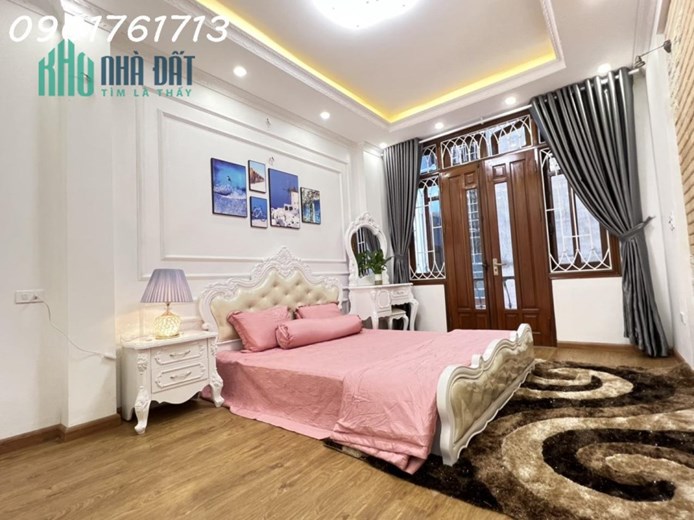 Chính chủ bán nhà ngõ 68 Cầu Giấy, 7 tầng thang máy, ô tô đỗ cửa, gần hồ điều hòa, nhỉnh 7 tỷ