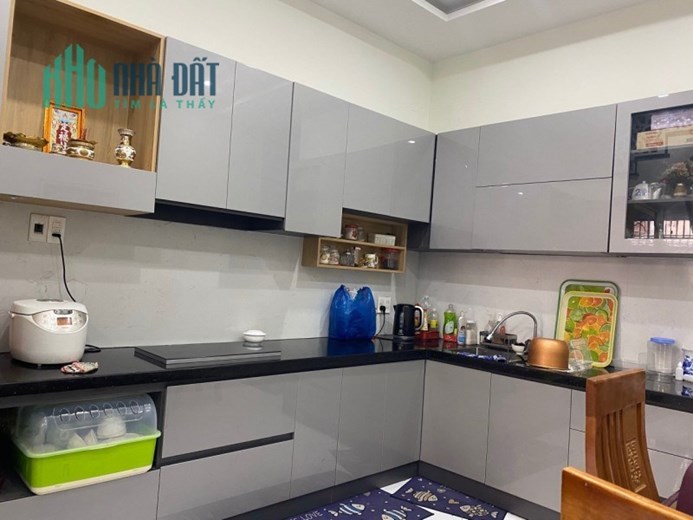 Nhà Núi Thành, kiệt Ô tô, thẳng 30m ra MT, 56m2, 3 tầng đẹp